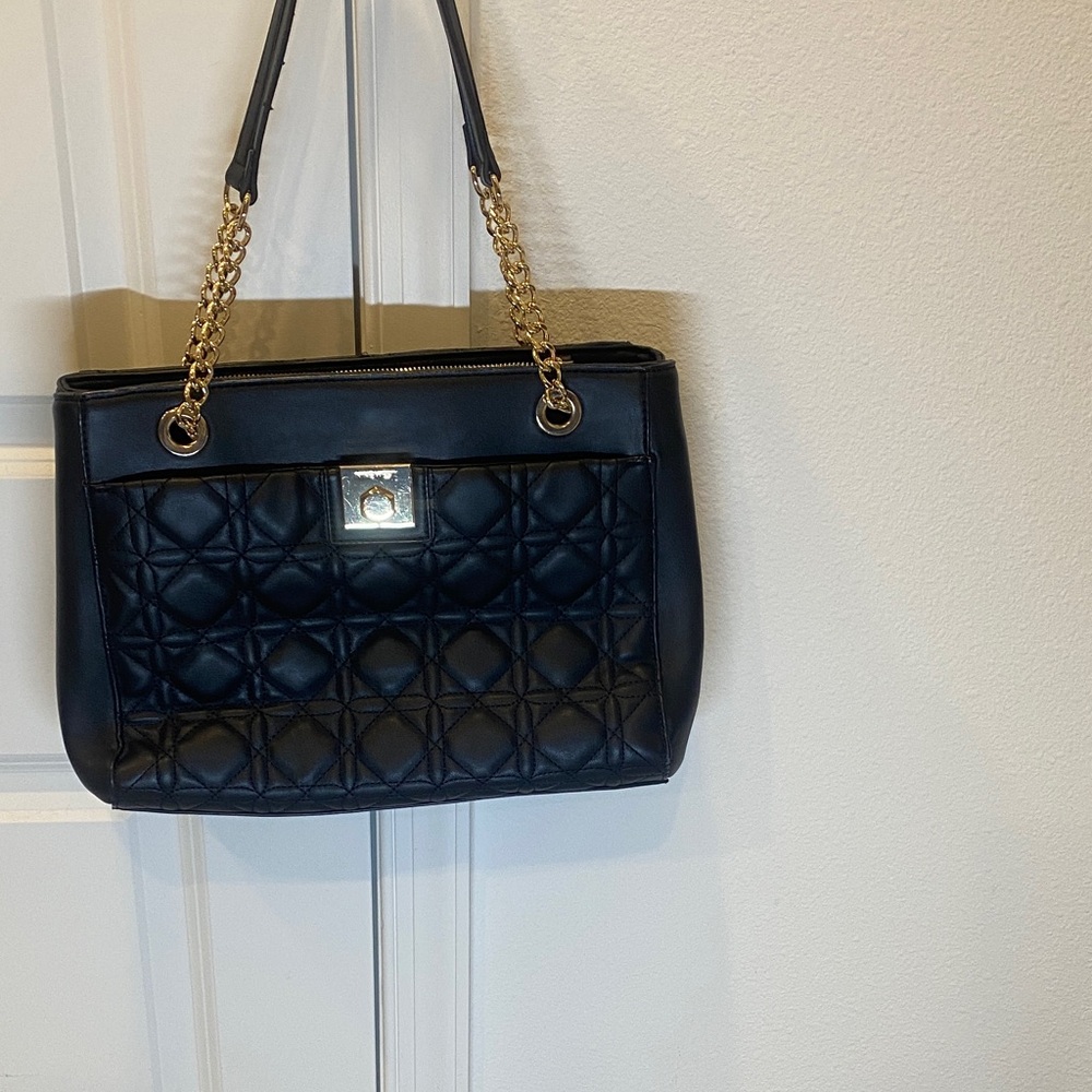 Elegant Black Quilted Women's Bag